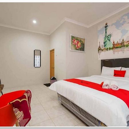 Reddoorz Near Jiexpo Kemayoran 2 Джакарта Экстерьер фото