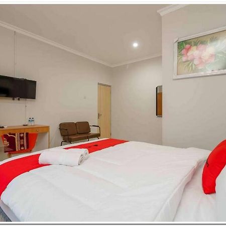 Reddoorz Near Jiexpo Kemayoran 2 Джакарта Экстерьер фото