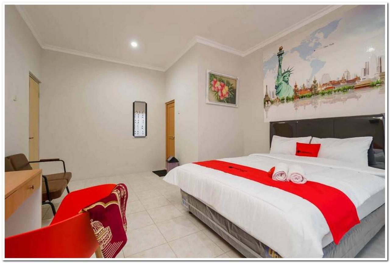 Reddoorz Near Jiexpo Kemayoran 2 Джакарта Экстерьер фото