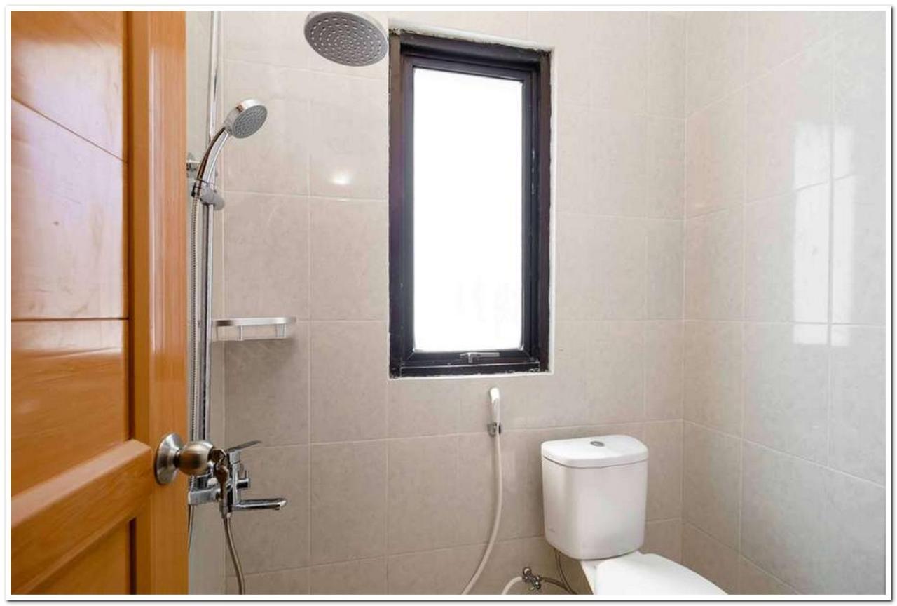 Reddoorz Near Jiexpo Kemayoran 2 Джакарта Экстерьер фото